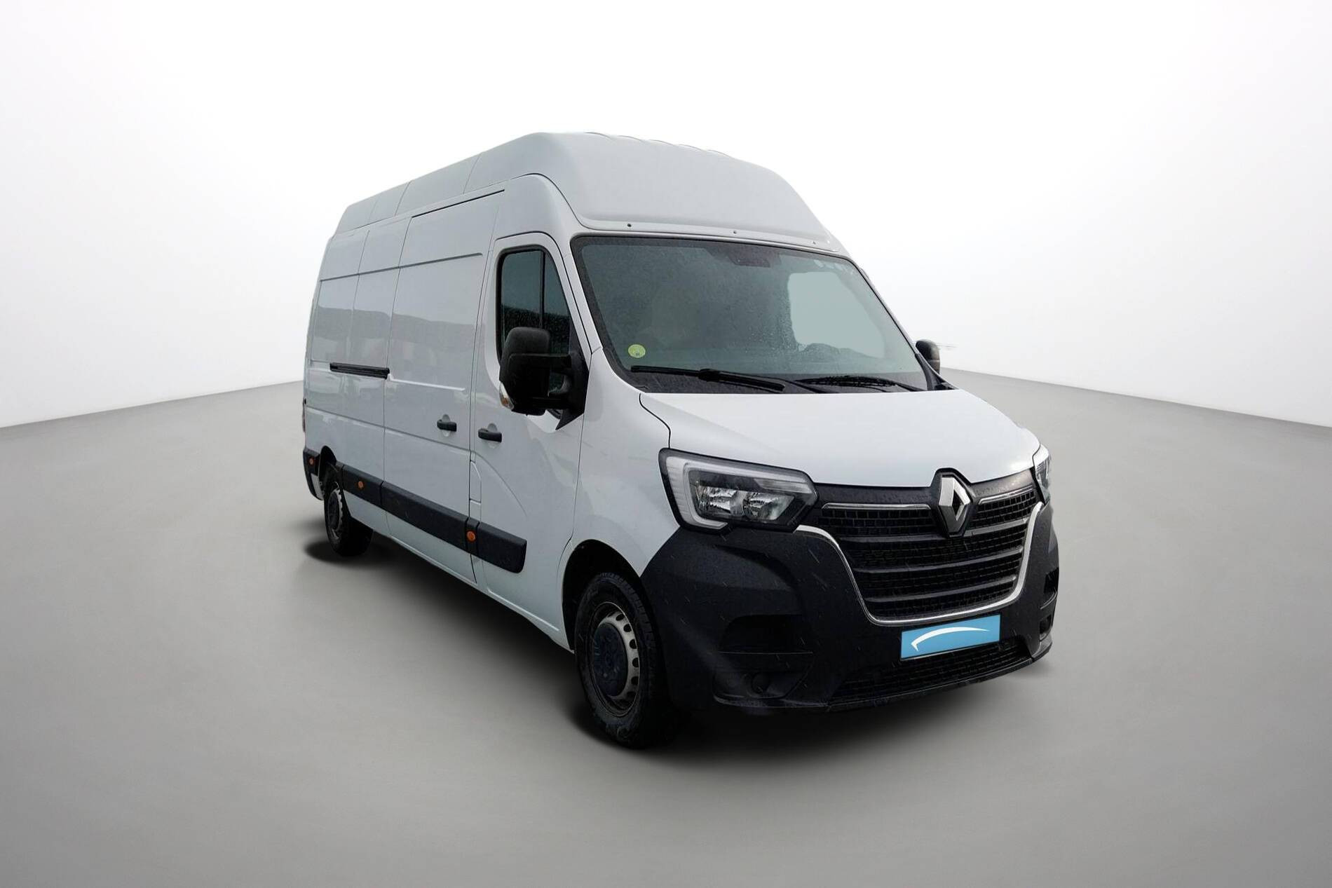 Vente en ligne Renault Master Fourgon MASTER FGN TRAC F3500 L3H3 BLUE DCI 135 au prix de 29 590 €