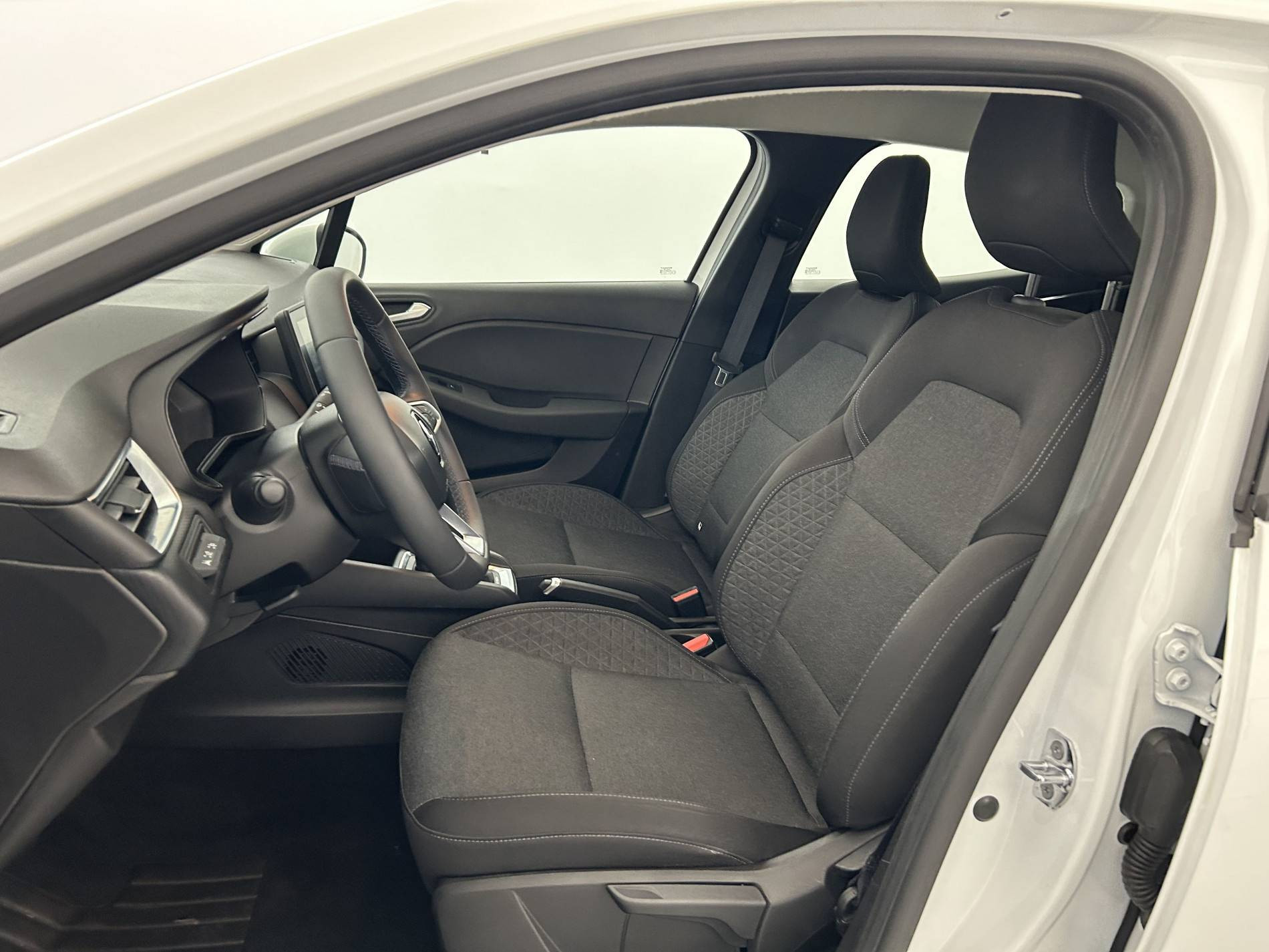 Vente en ligne Renault Clio 5 CLIO SOCIETE E-TECH 140 - 21 au prix de 14 950 €