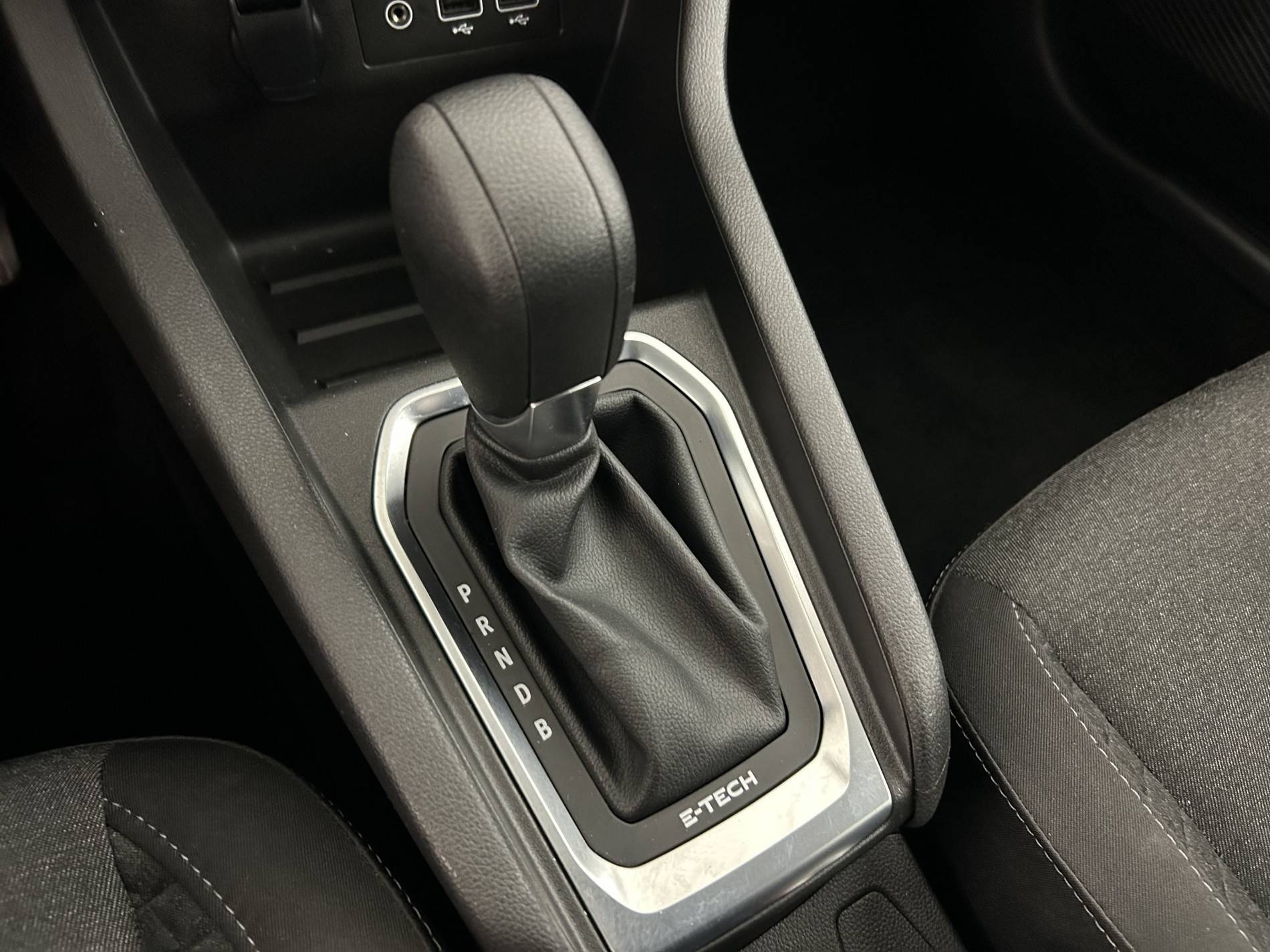 Vente en ligne Renault Clio 5 CLIO SOCIETE E-TECH 140 - 21 au prix de 14 950 €