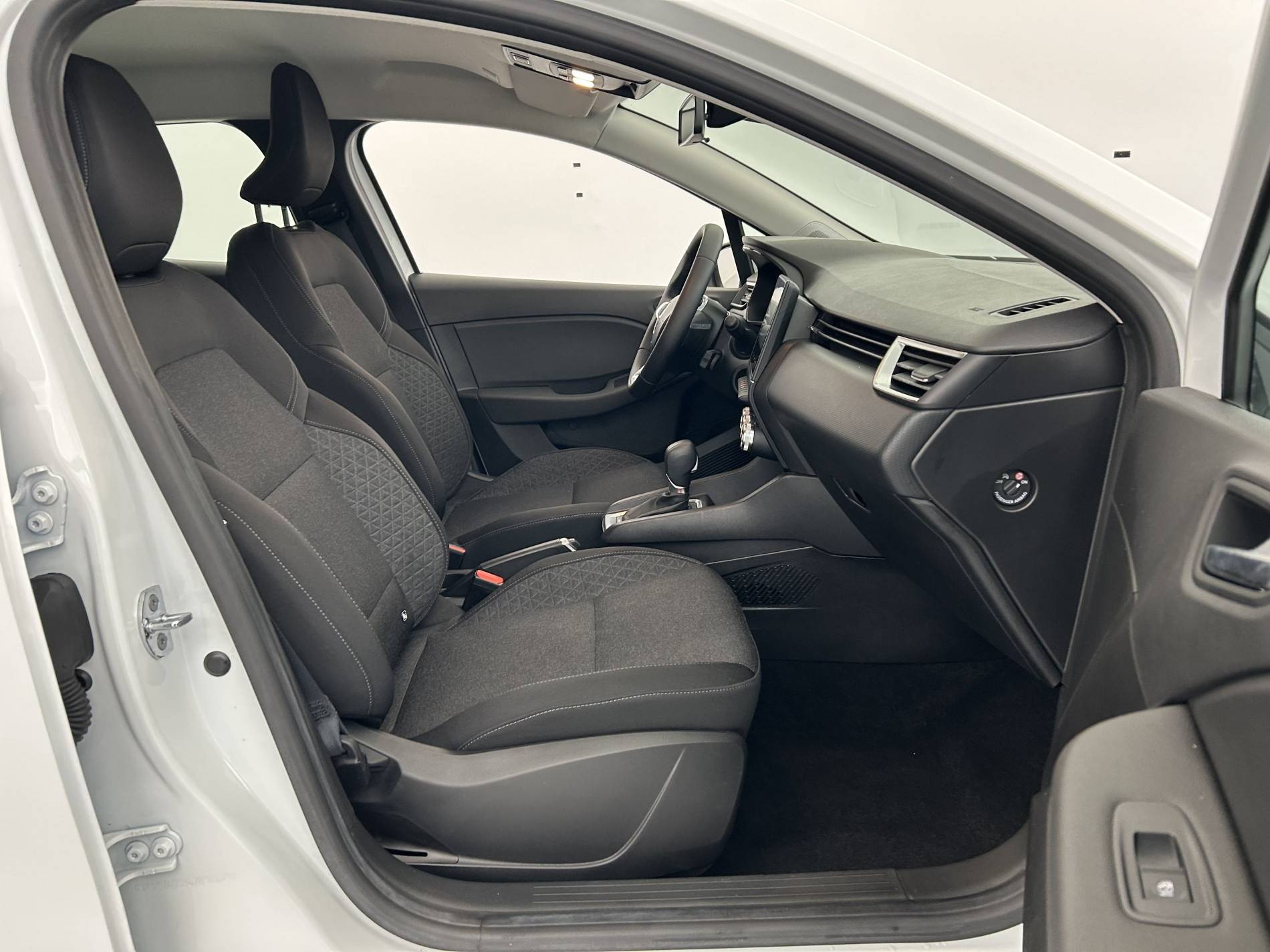 Vente en ligne Renault Clio 5 CLIO SOCIETE E-TECH 140 - 21 au prix de 14 950 €