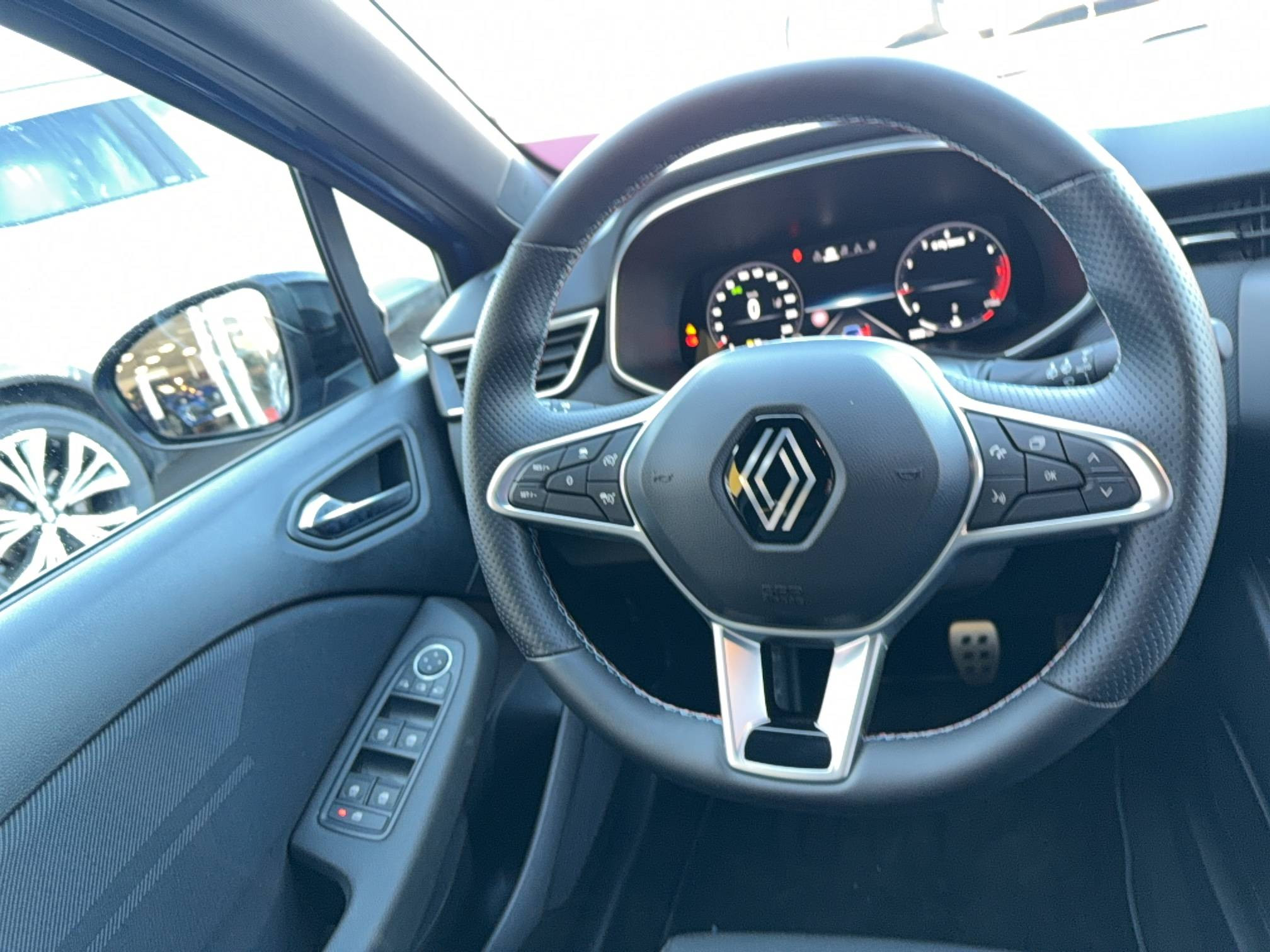 Vente en ligne Renault Clio 5 Clio TCe 90 au prix de 17 990 €