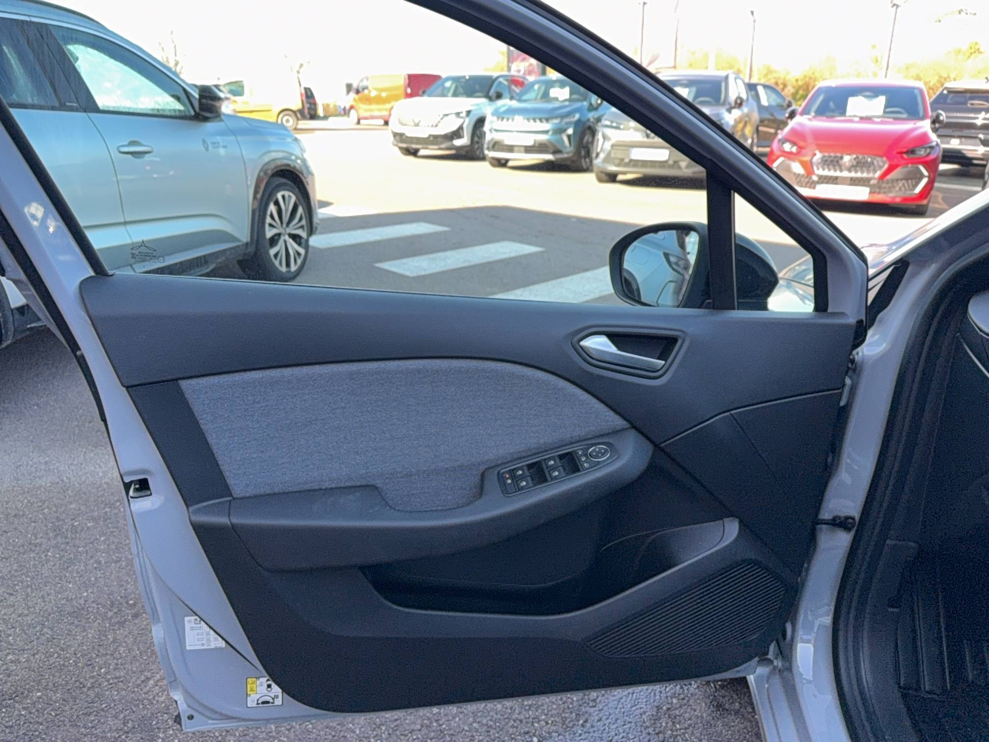 Vente en ligne Renault Clio 5 Clio E-Tech full hybrid 145 ch GSR2 au prix de 22 890 €