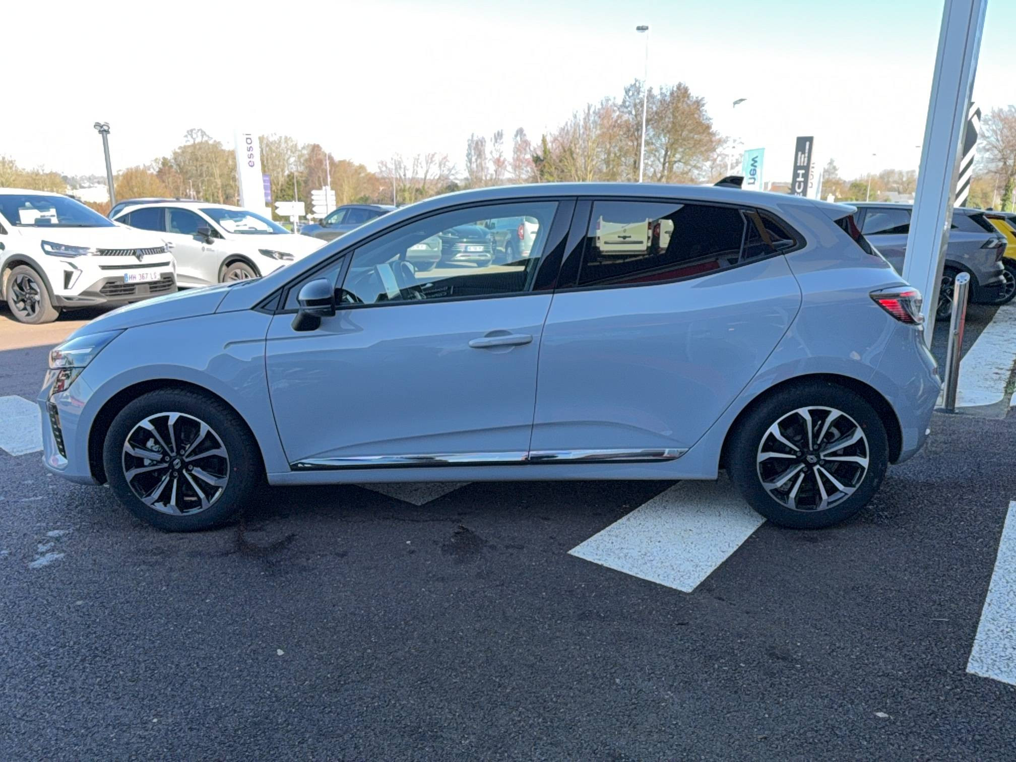 Vente en ligne Renault Clio 5 Clio E-Tech full hybrid 145 ch GSR2 au prix de 22 890 €