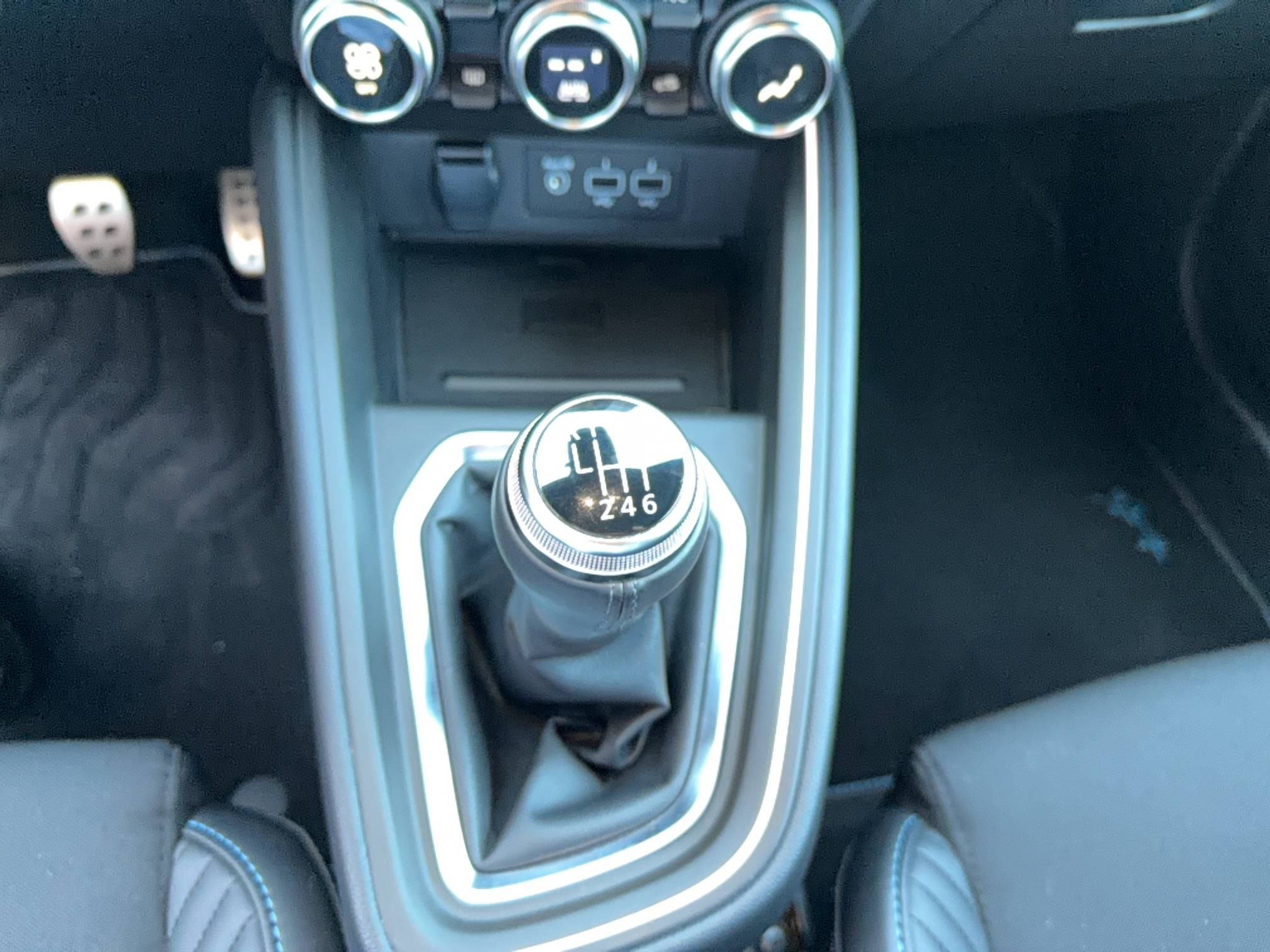 Vente en ligne Renault Clio 5 Clio TCe 90 au prix de 17 990 €