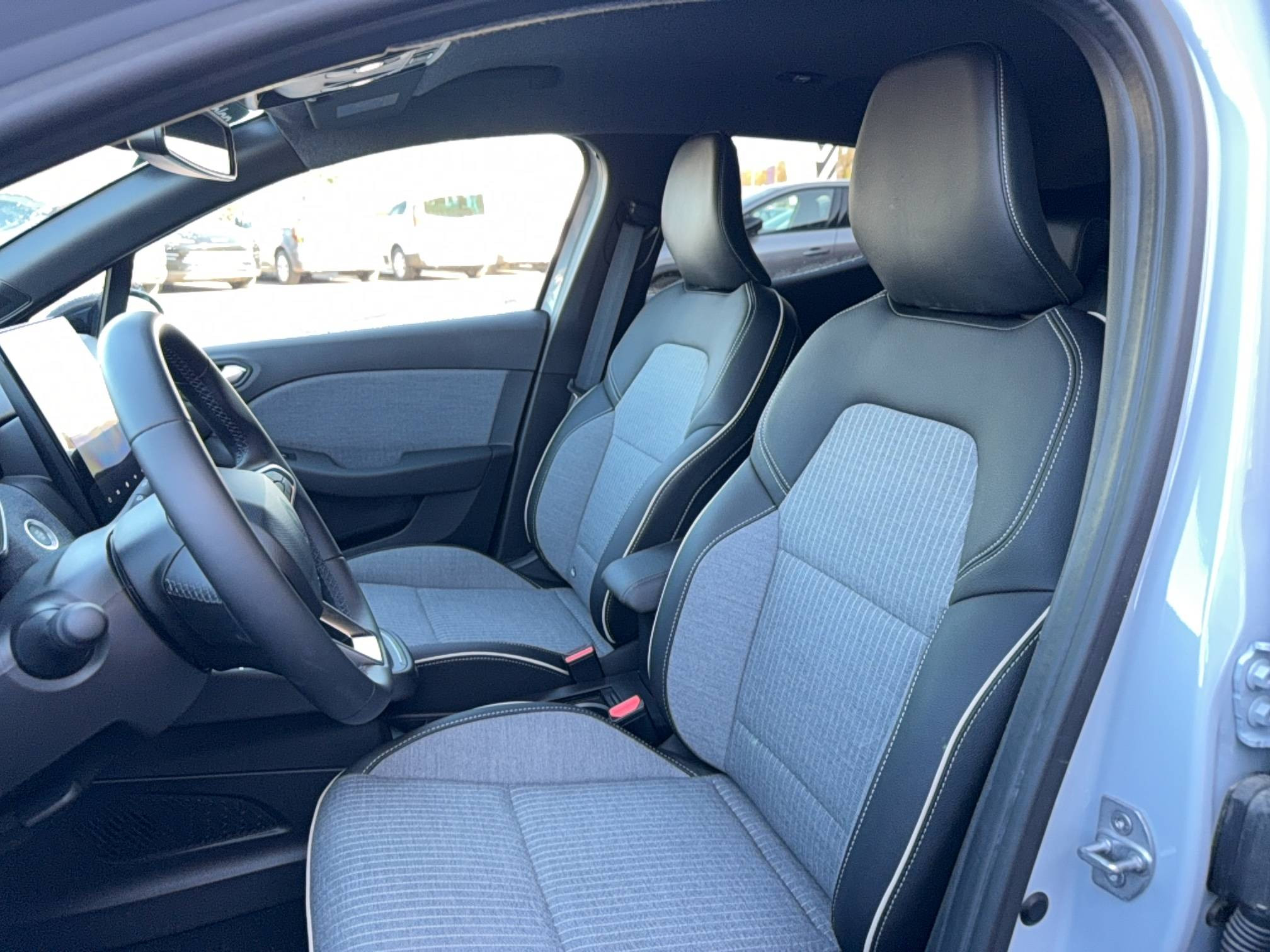 Vente en ligne Renault Clio 5 Clio E-Tech full hybrid 145 ch GSR2 au prix de 22 890 €