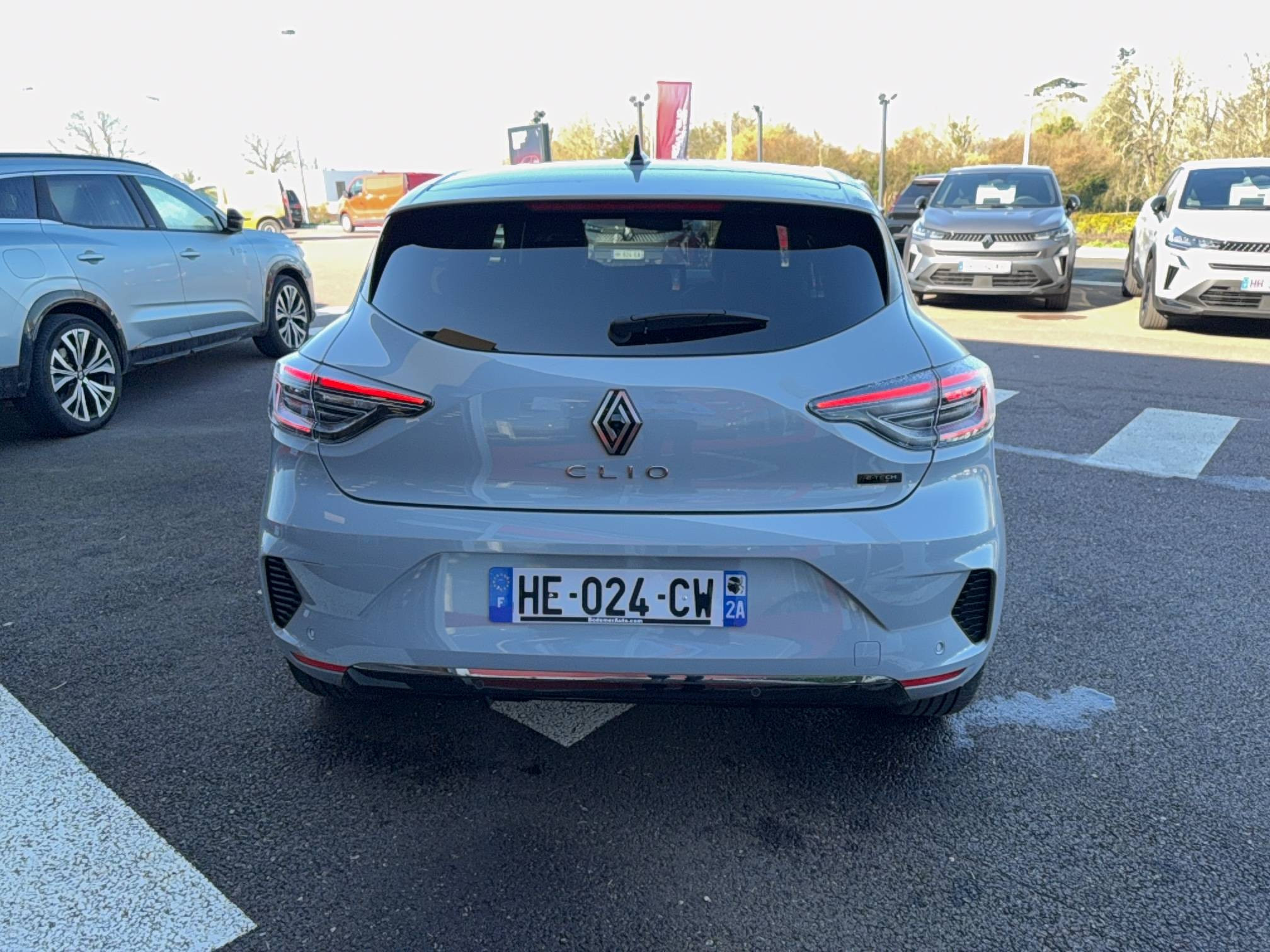 Vente en ligne Renault Clio 5 Clio E-Tech full hybrid 145 ch GSR2 au prix de 22 890 €