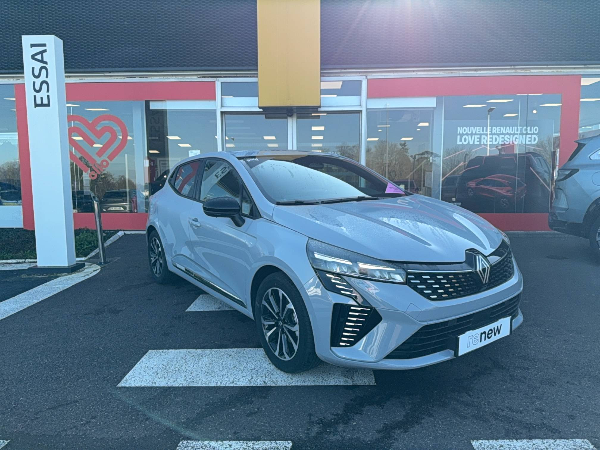Vente en ligne Renault Clio 5 Clio E-Tech full hybrid 145 ch GSR2 au prix de 22 890 €