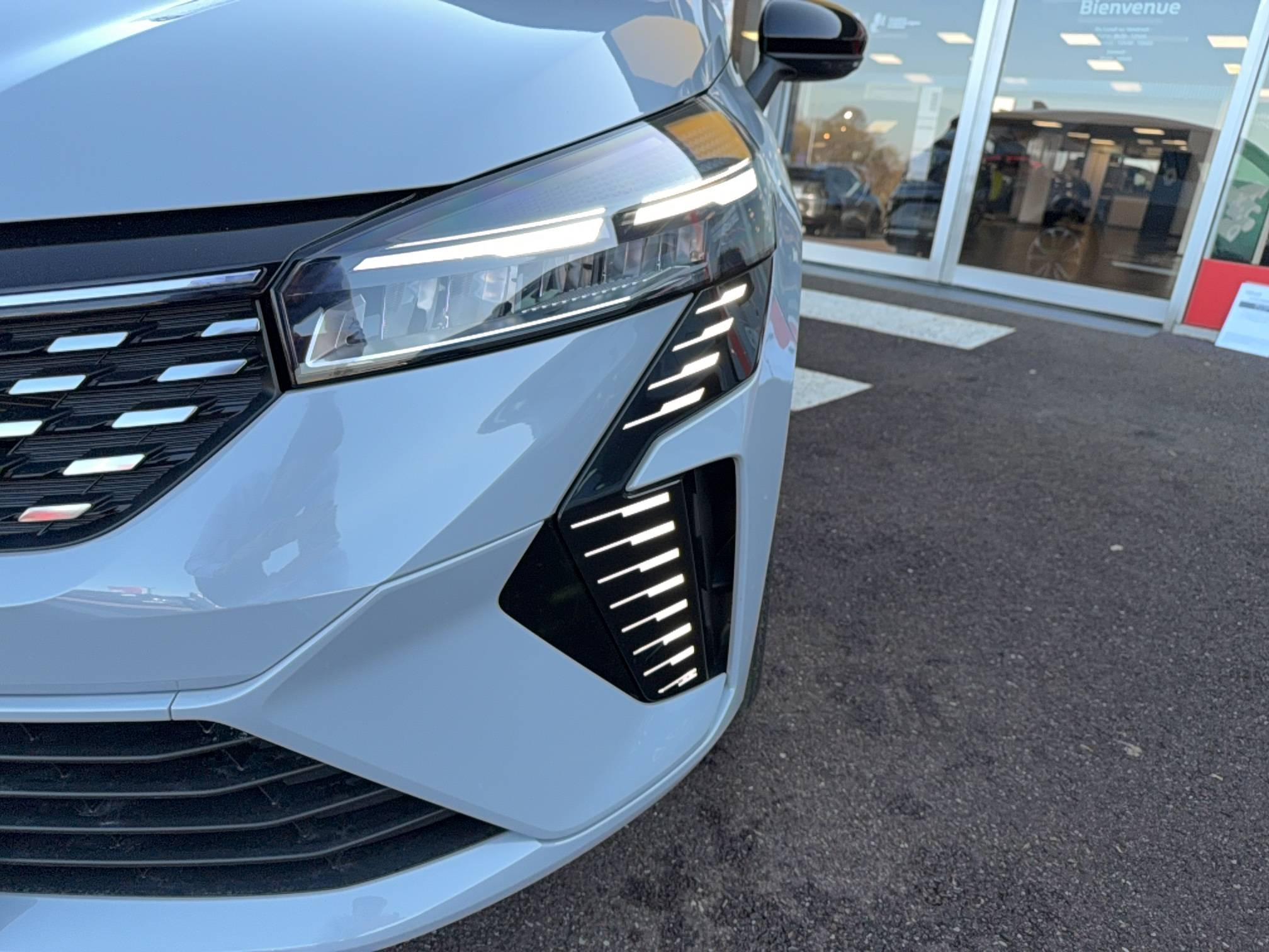 Vente en ligne Renault Clio 5 Clio E-Tech full hybrid 145 ch GSR2 au prix de 22 890 €