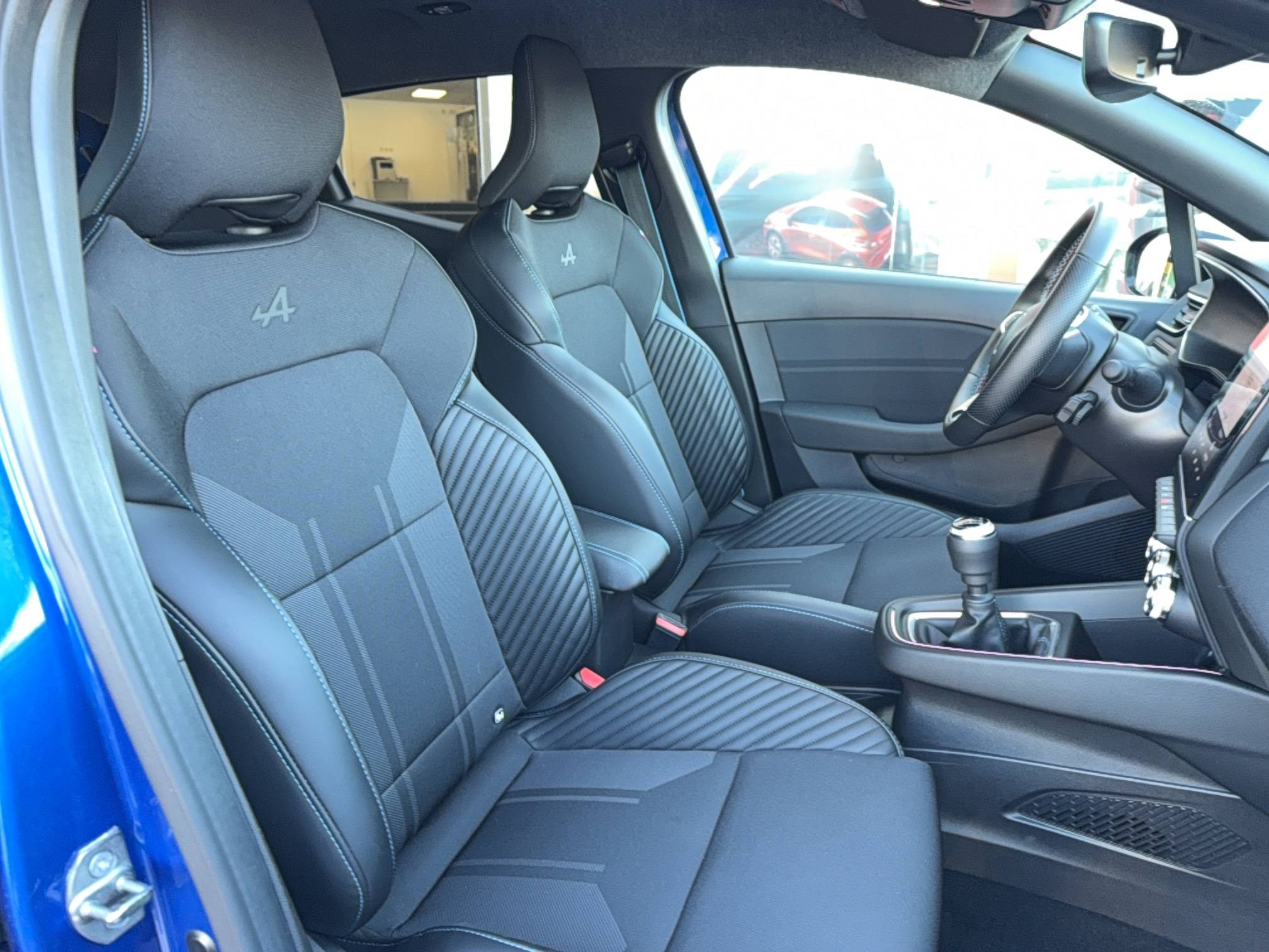 Vente en ligne Renault Clio 5 Clio TCe 90 au prix de 17 990 €