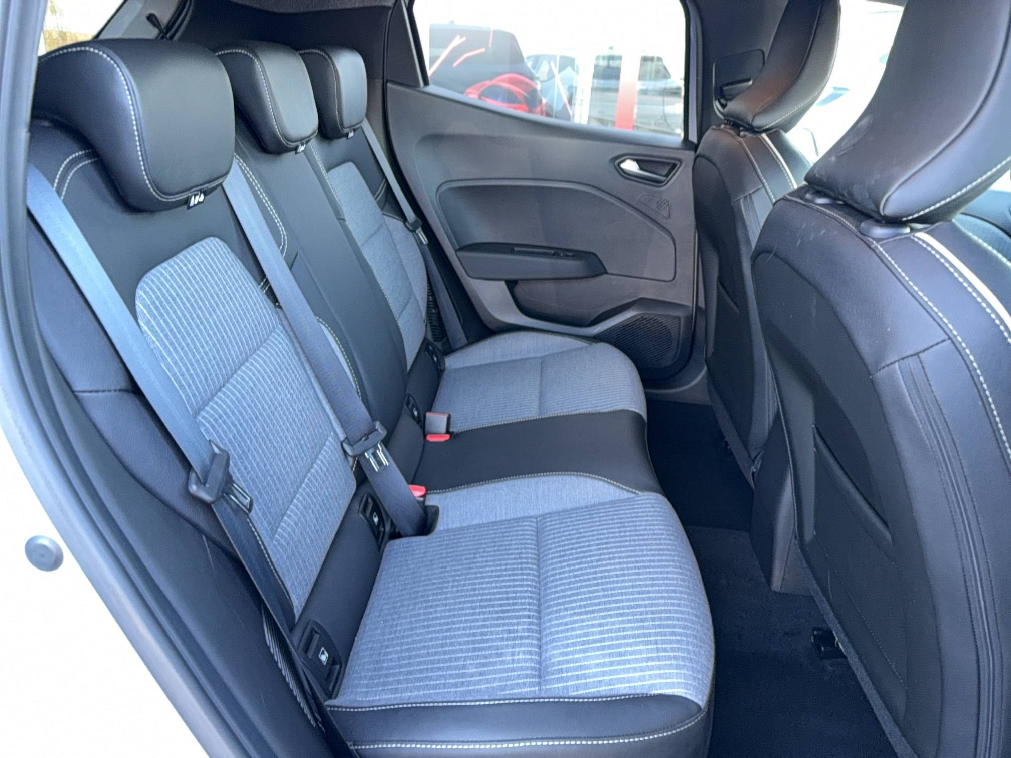 Vente en ligne Renault Clio 5 Clio E-Tech full hybrid 145 ch GSR2 au prix de 22 890 €