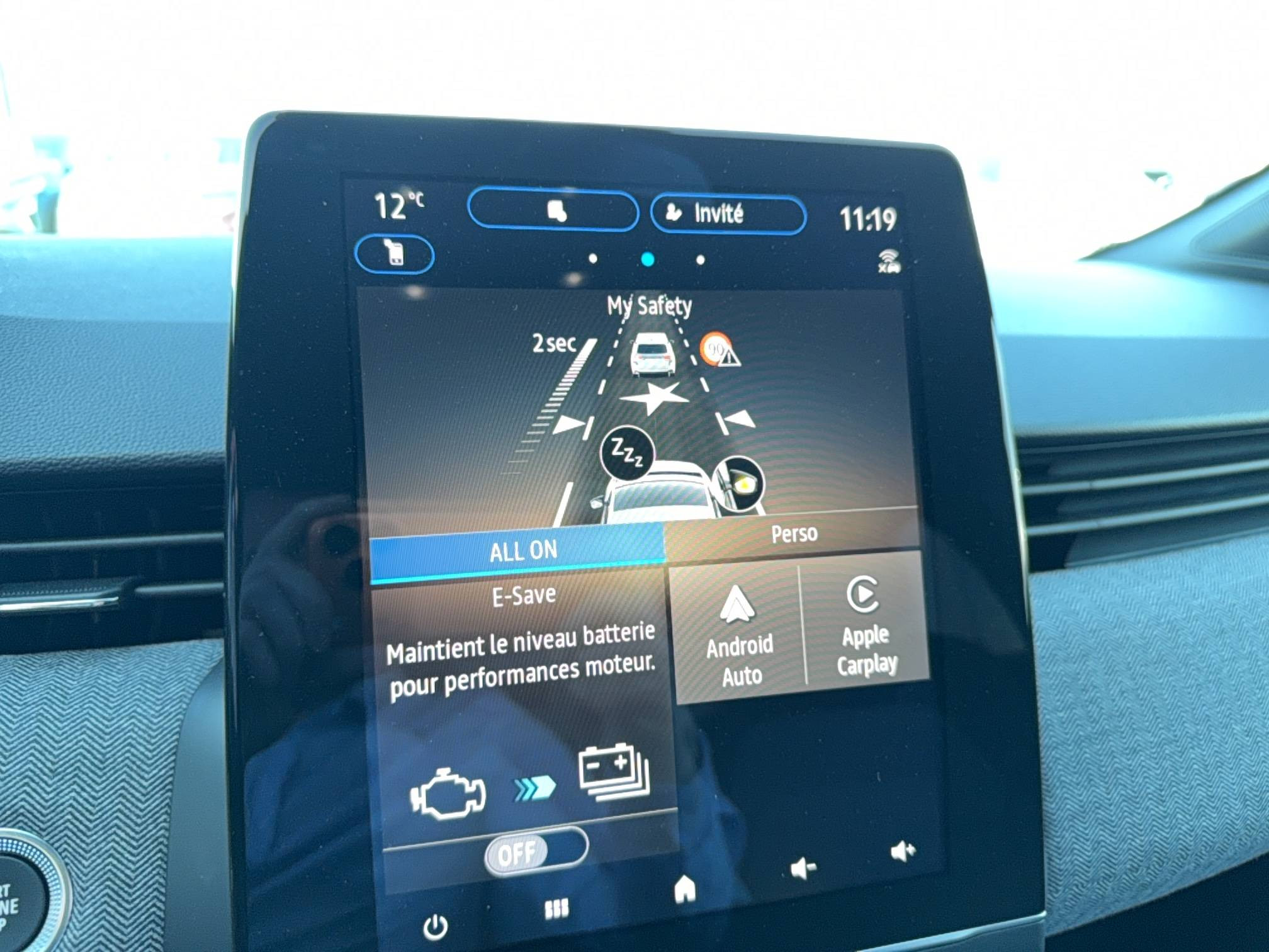 Vente en ligne Renault Clio 5 Clio E-Tech full hybrid 145 ch GSR2 au prix de 22 890 €