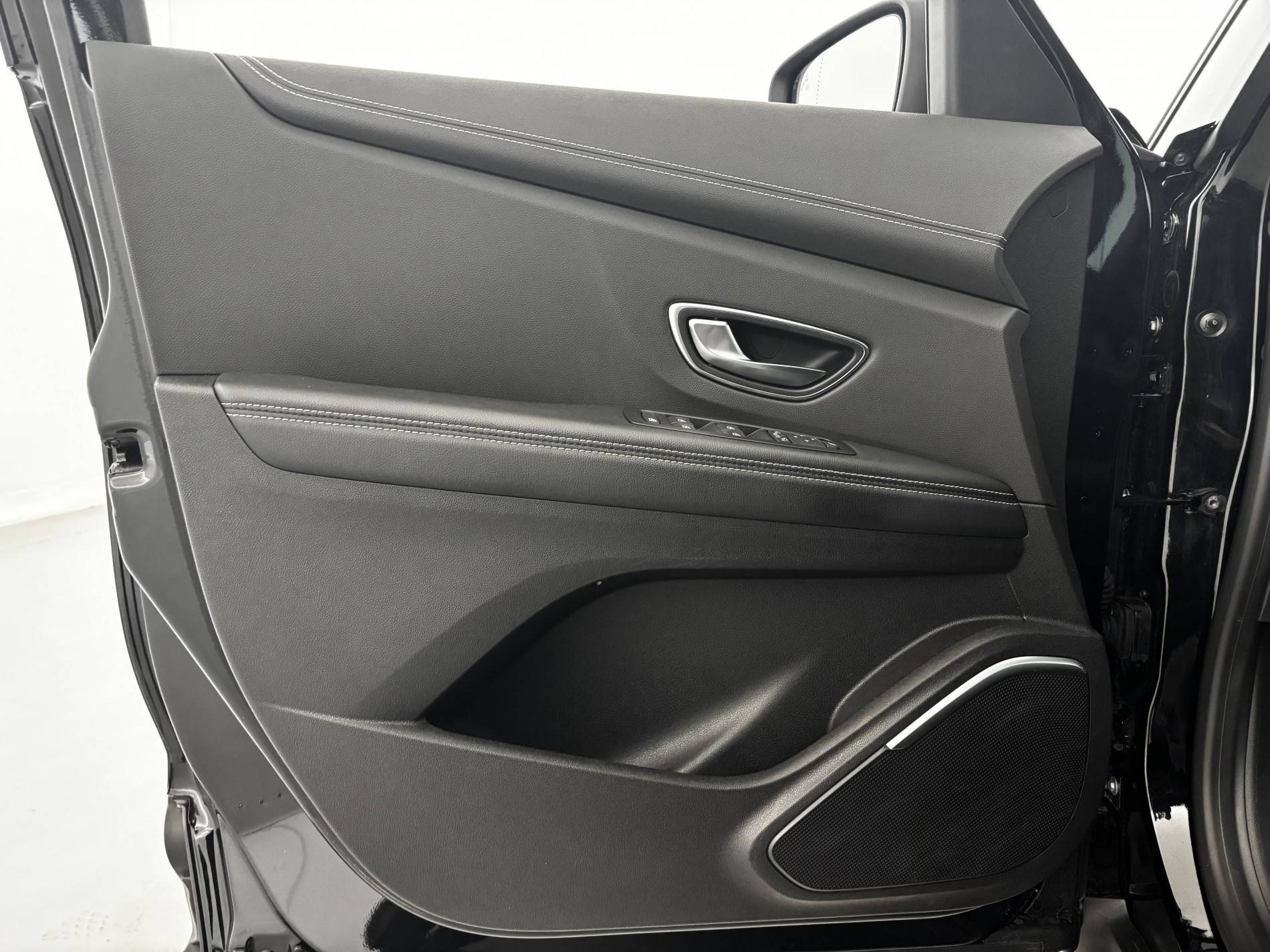 Vente en ligne Renault Grand Scenic 4 Grand Scenic TCe 140 EDC au prix de 22 390 €