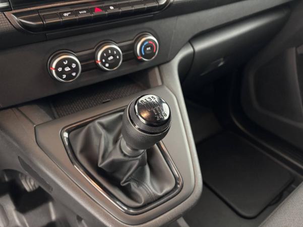 Vente en ligne Renault Kangoo Van  BLUE DCI 95 au prix de 18 490 €