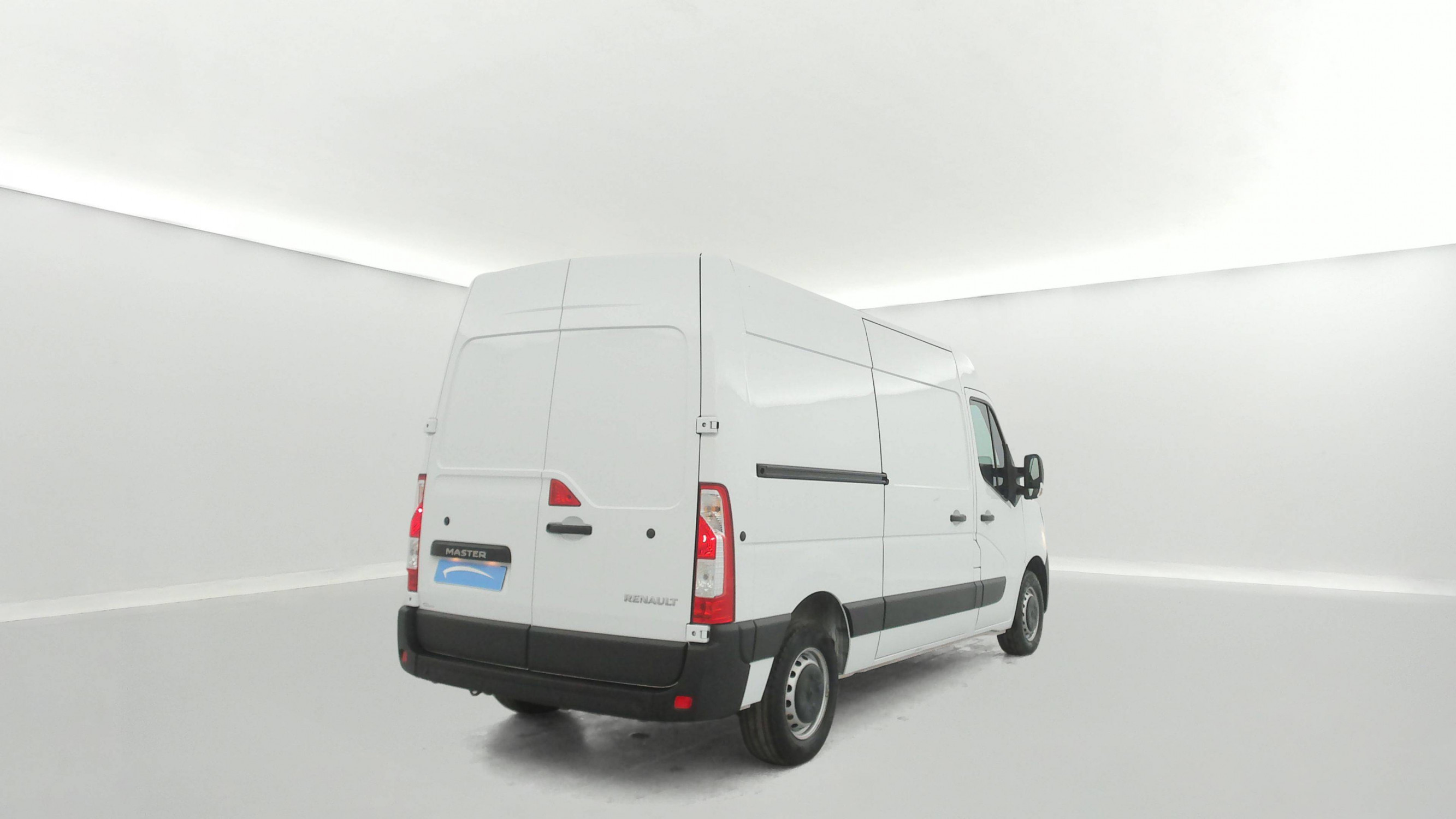 Vente en ligne Renault Master Fourgon MASTER FGN TRAC F3500 L2H2 BLUE DCI 135 au prix de 25 990 €