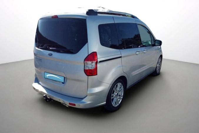 Vente en ligne Ford Tourneo Courier  1.5 TDCI 100 BV6 S&S au prix de 14 990 €