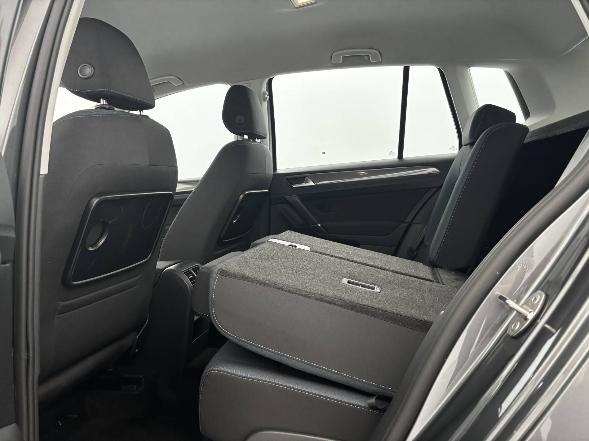 Vente en ligne Volkswagen Golf SW  1.5 TSI 150 EVO DSG7 au prix de 18 790 €