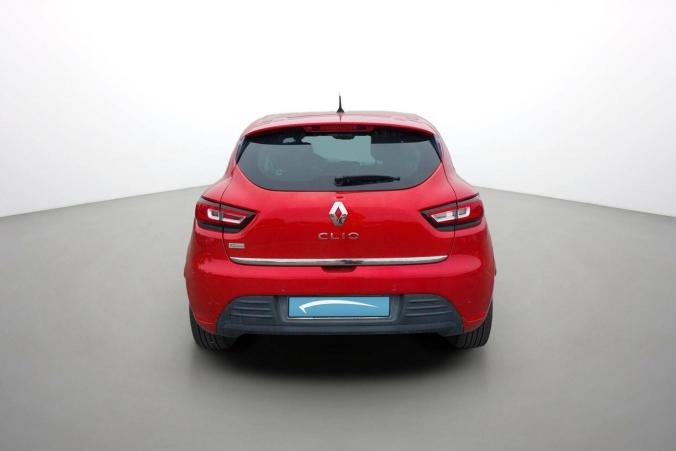 Vente en ligne Renault Clio 4 Clio TCe 90 E6C au prix de 11 590 €