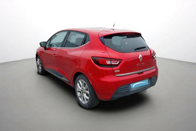 Vente en ligne Renault Clio 4 Clio TCe 90 E6C au prix de 11 590 €