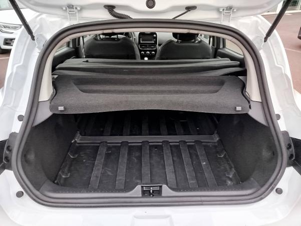 Vente en ligne Renault Clio 4 CLIO SOCIETE DCI 90 ENERGY E6C au prix de 10 590 €