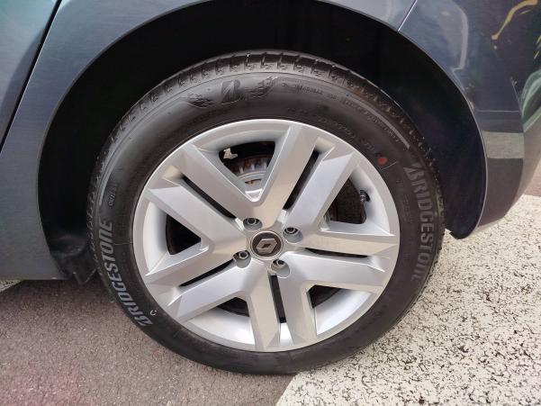 Vente en ligne Renault Clio 5 Clio Blue dCi 85 au prix de 15 790 €