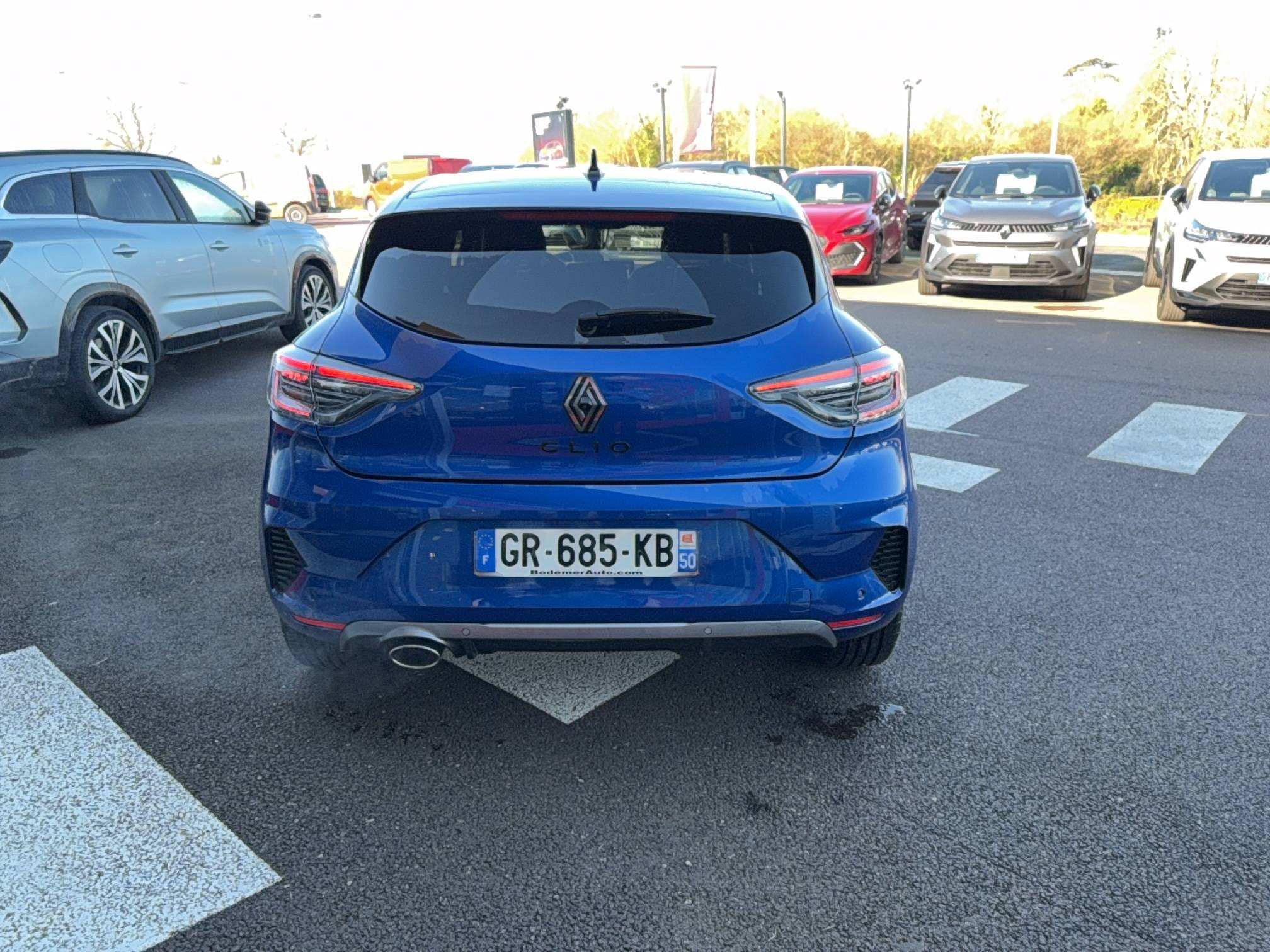 Vente en ligne Renault Clio 5 Clio TCe 90 au prix de 17 990 €