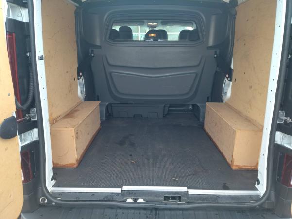 Vente en ligne Renault Trafic Cabine Approfondie TRAFIC CA L1H1 1000 KG DCI 120 au prix de 21 990 €