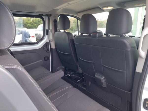 Vente en ligne Renault Trafic Cabine Approfondie TRAFIC CA L1H1 1000 KG DCI 120 au prix de 21 990 €