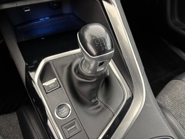 Vente en ligne Peugeot 3008 3008 BlueHDi 130ch S&S BVM6 au prix de 16 890 €