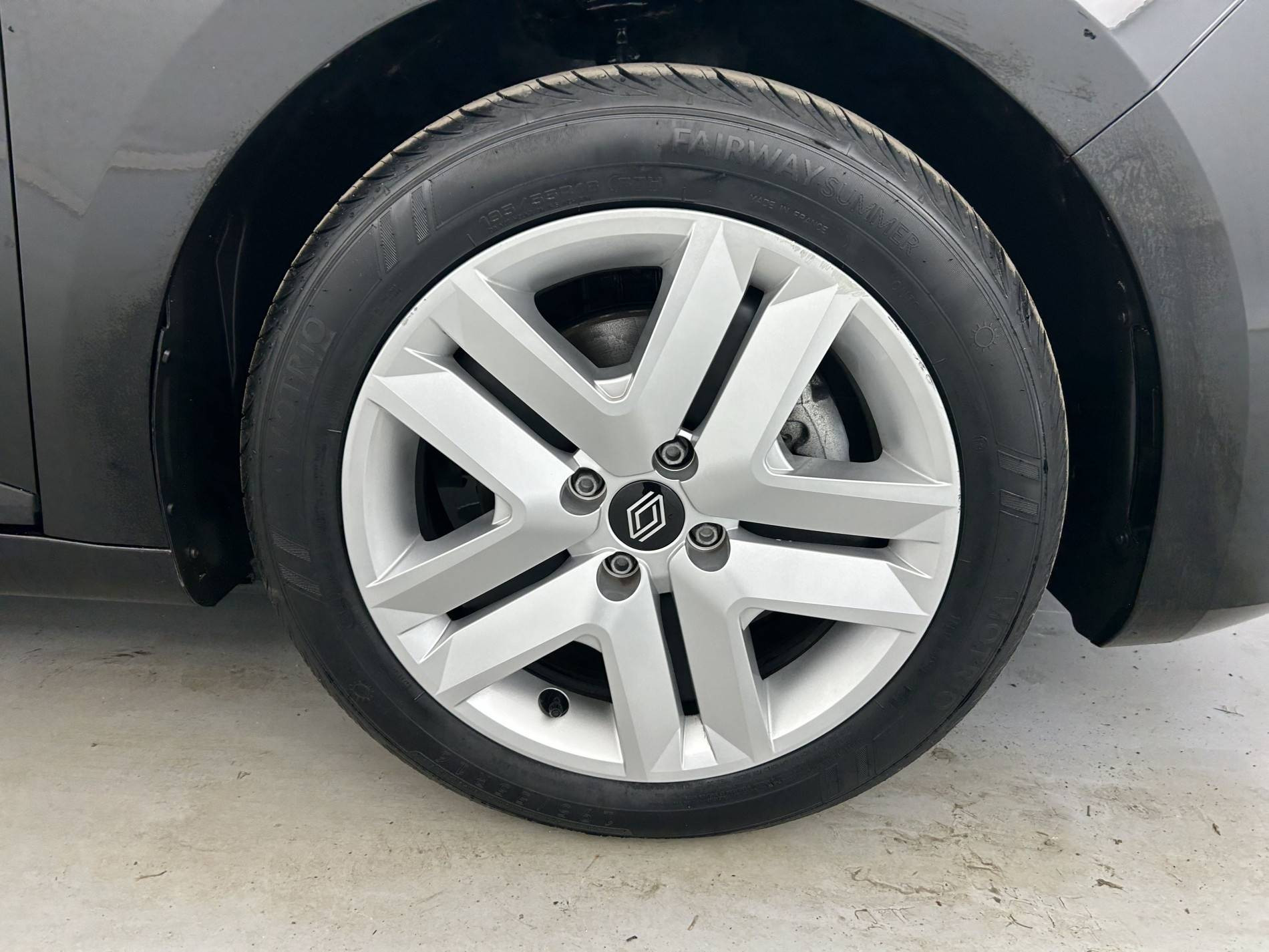 Vente en ligne Renault Clio 5 Clio E-Tech full hybrid 145 ch GSR2 au prix de 20 690 €