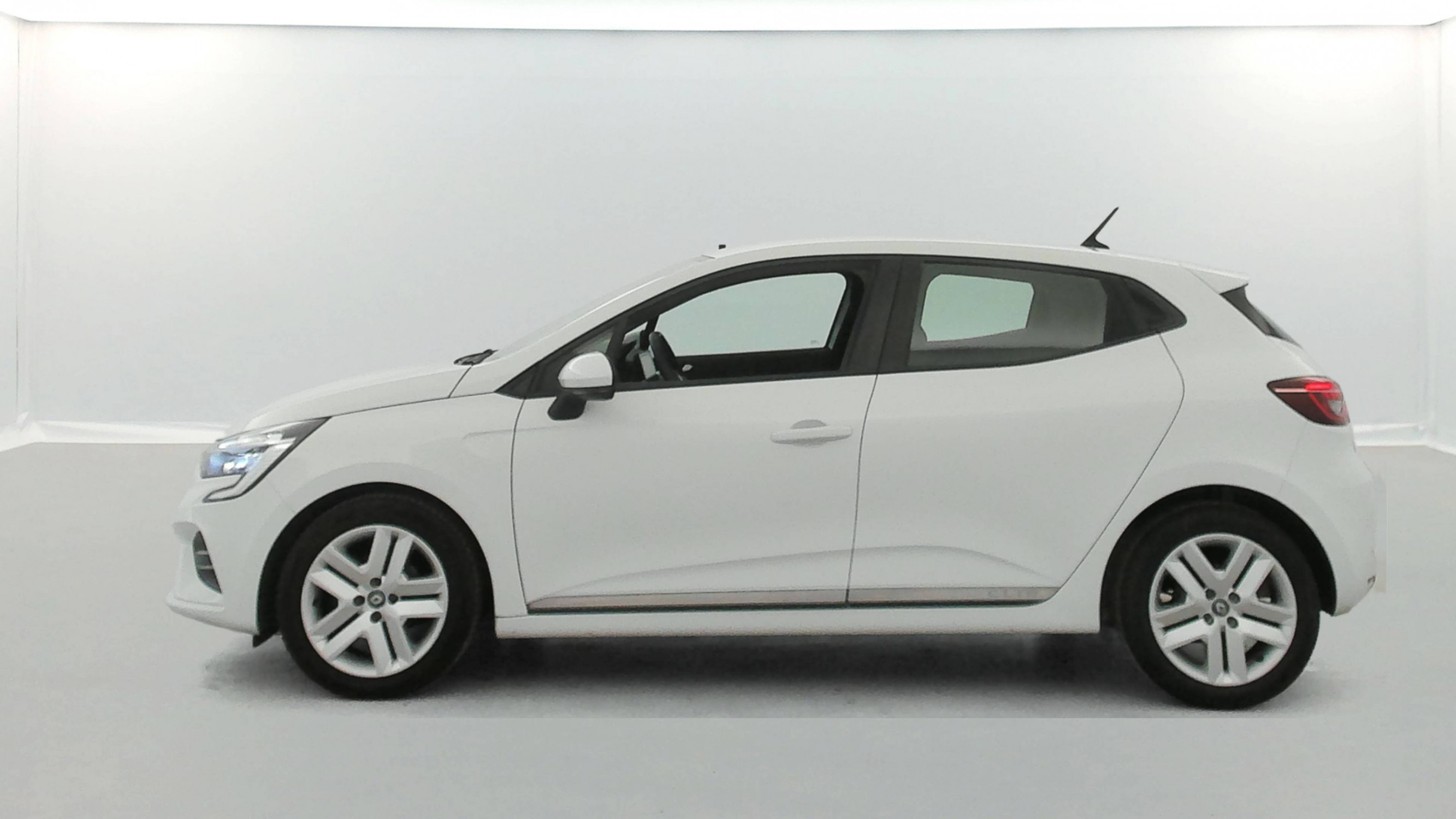 Vente en ligne Renault Clio 5 Clio TCe 90 - 21N au prix de 13 990 €