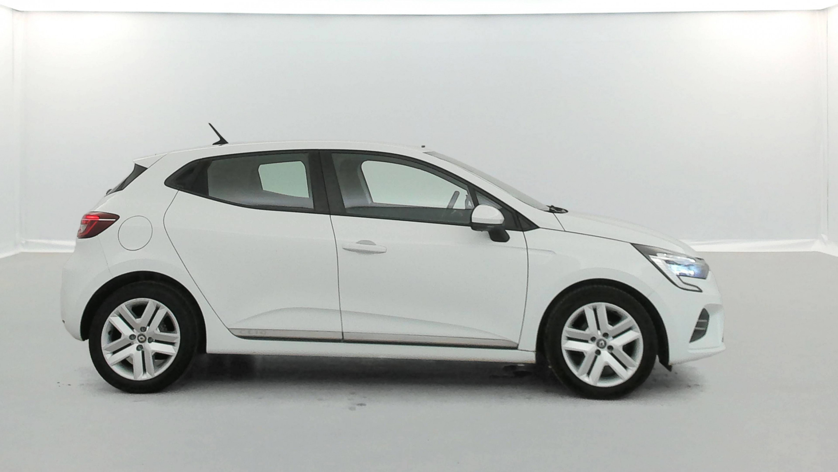 Vente en ligne Renault Clio 5 Clio TCe 90 - 21N au prix de 13 990 €