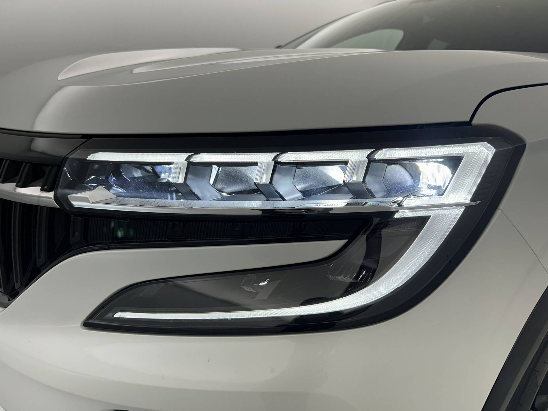 Vente en ligne Renault Espace Espace E-Tech full hybrid 200 GSR2 au prix de 35 990 €