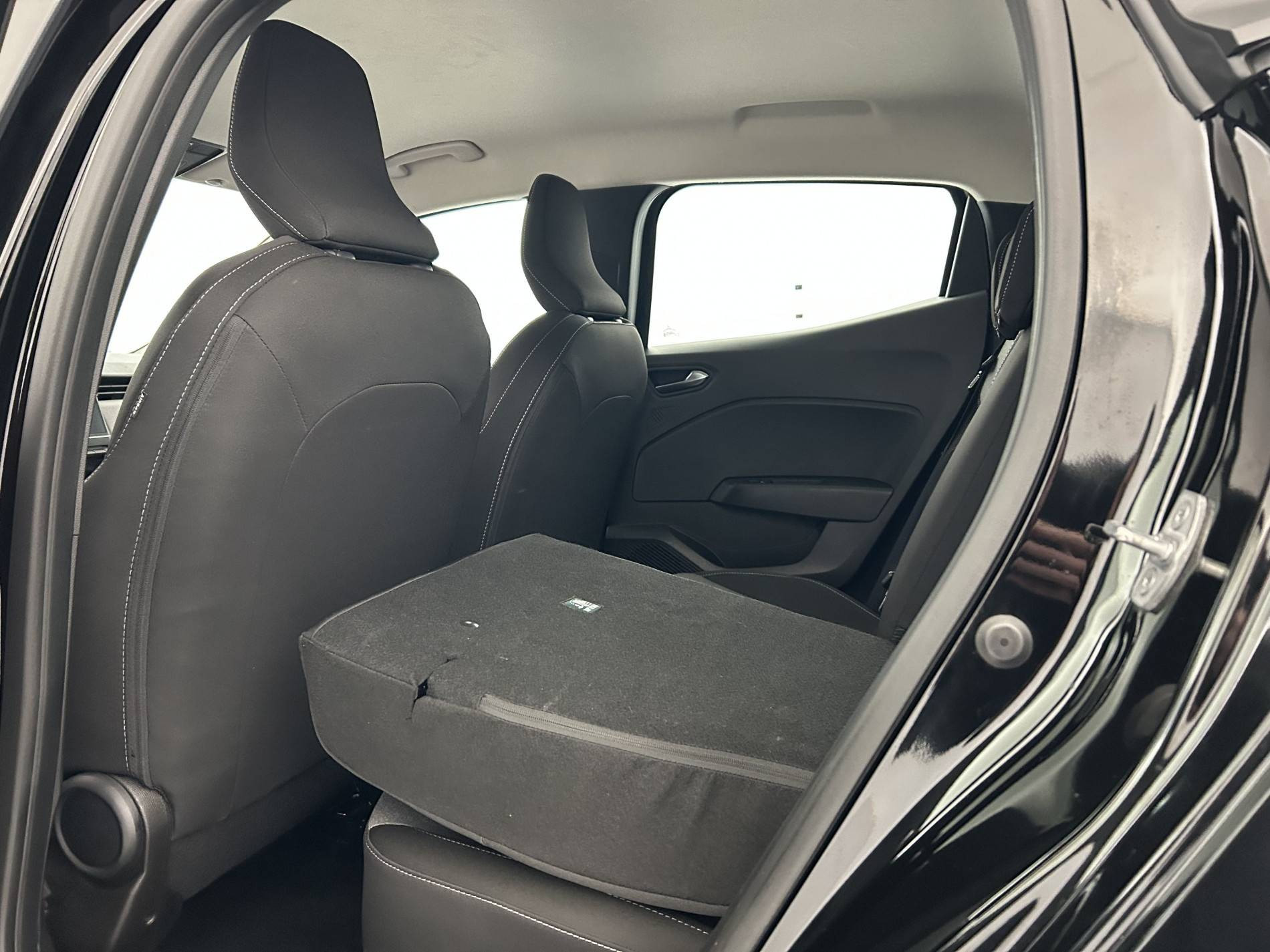 Vente en ligne Renault Clio 5 Clio E-Tech full hybrid 145 ch GSR2 au prix de 20 690 €