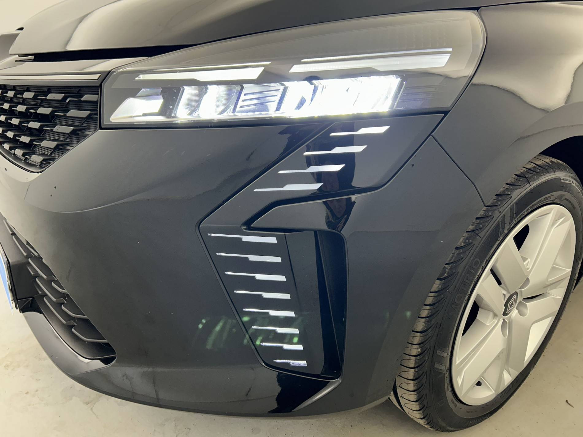 Vente en ligne Renault Clio 5 Clio E-Tech full hybrid 145 ch GSR2 au prix de 20 690 €