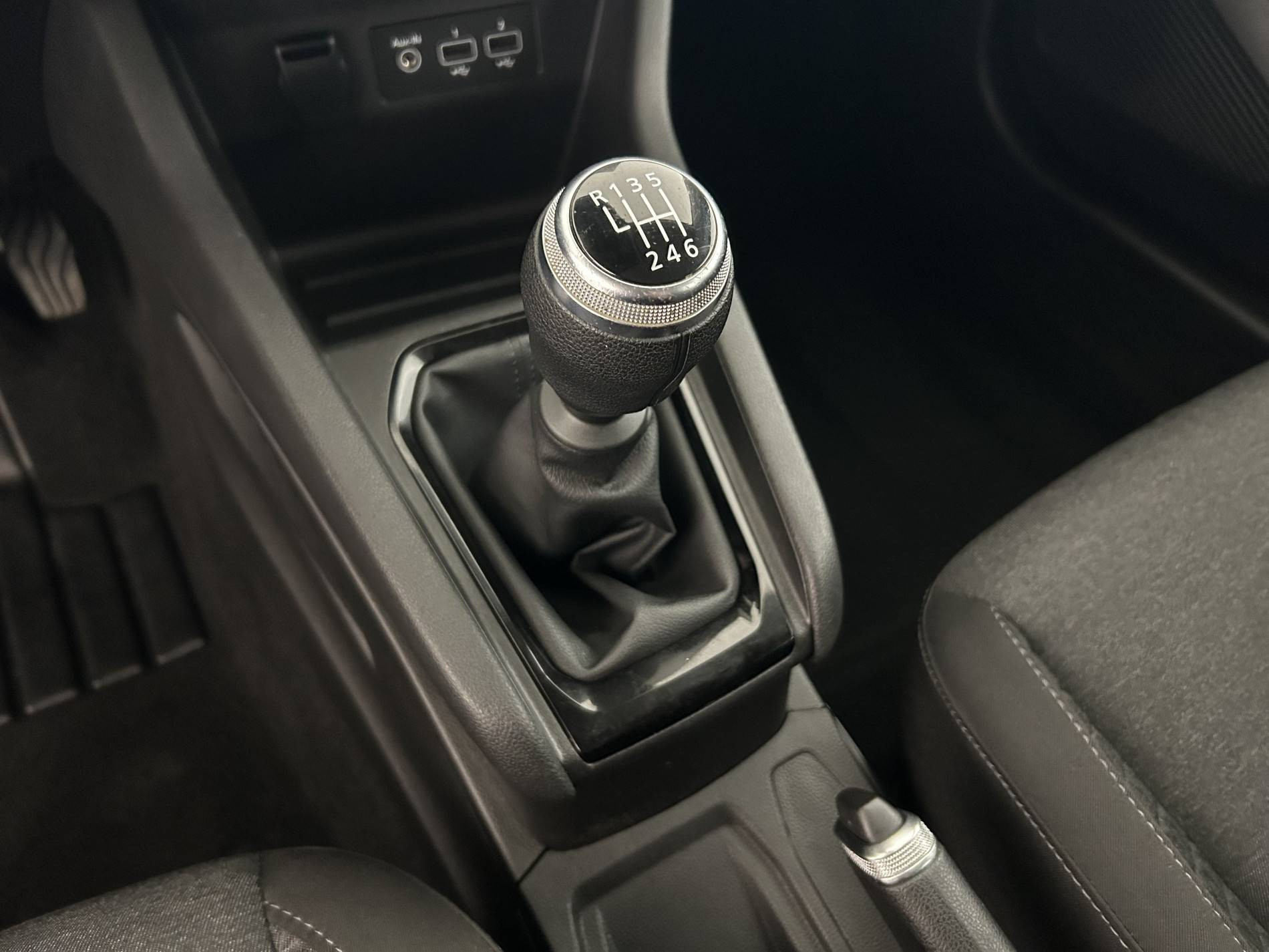 Vente en ligne Renault Clio 5 Clio TCe 90 - 21N au prix de 13 990 €