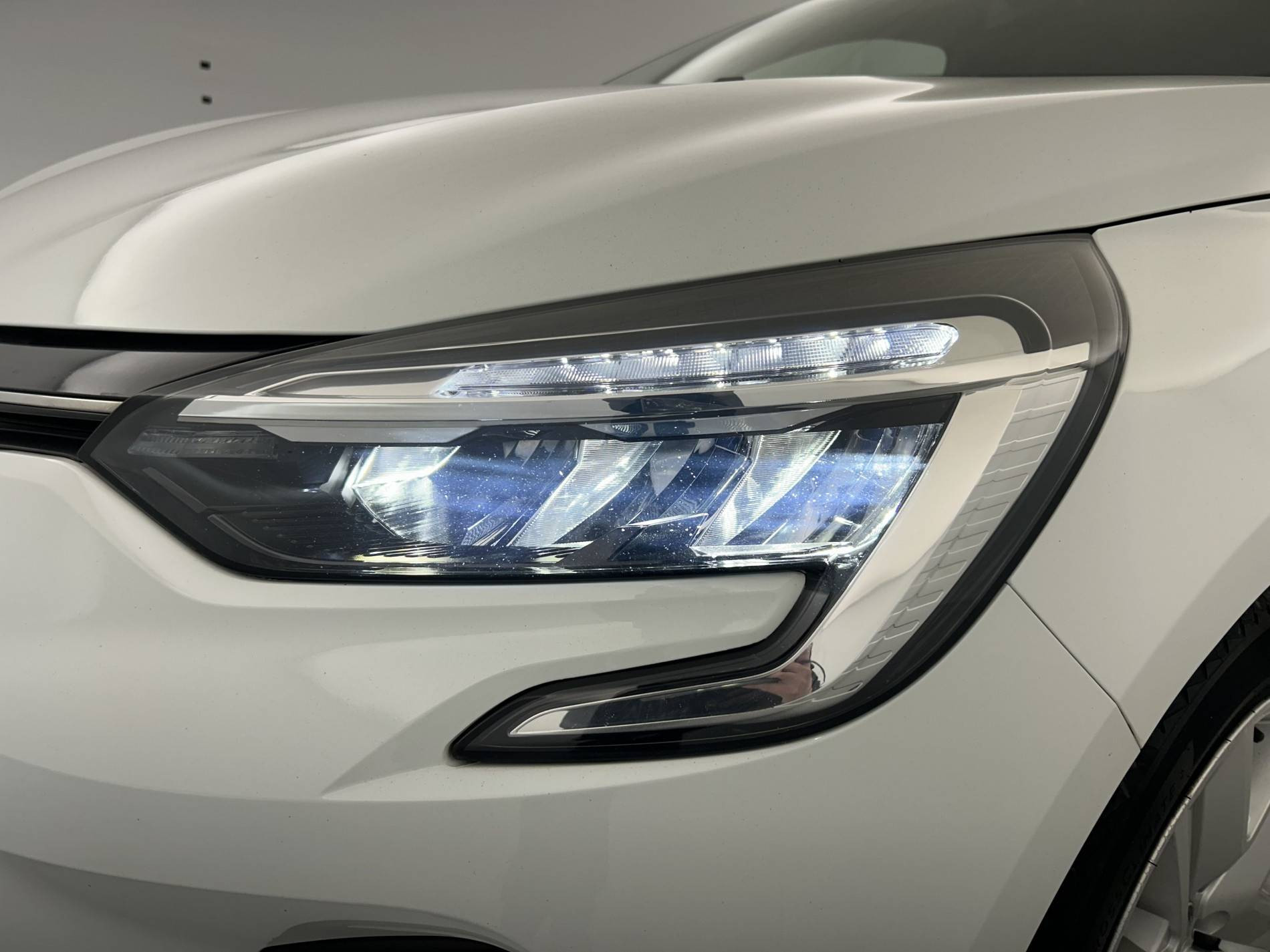 Vente en ligne Renault Clio 5 Clio TCe 90 - 21N au prix de 13 990 €