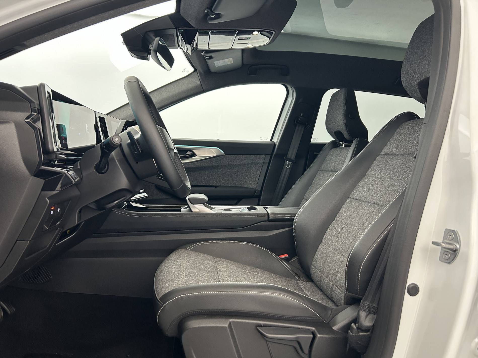 Vente en ligne Renault Espace Espace E-Tech full hybrid 200 GSR2 au prix de 35 990 €