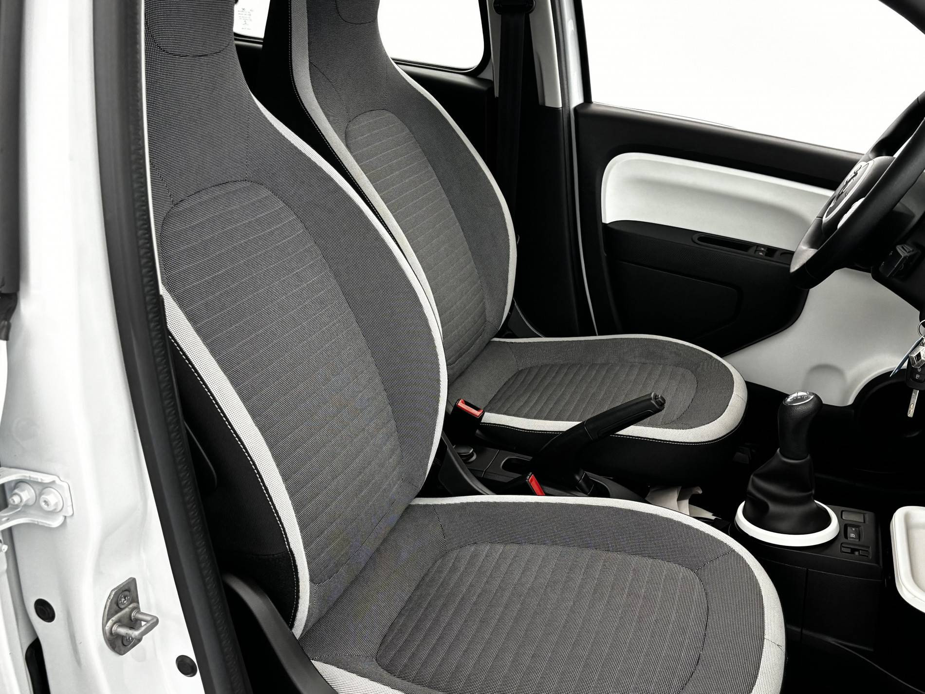 Vente en ligne Renault Twingo 3  1.0 SCe 70 BC au prix de 11 490 €