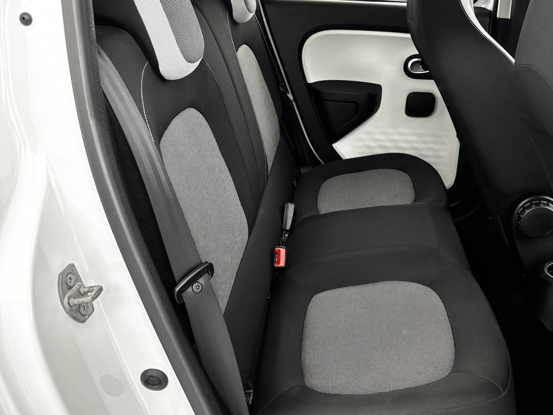 Vente en ligne Renault Twingo 3  1.0 SCe 70 BC au prix de 11 490 €