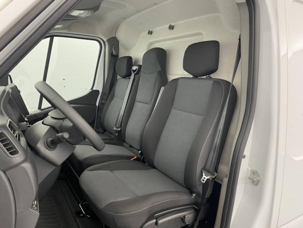 Vente en ligne Renault Master 3 Fourgon MASTER FGN TRAC F3500 L2H2 BLUE DCI 150 au prix de 33 490 €