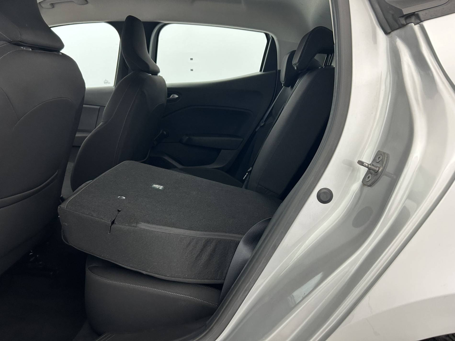 Vente en ligne Renault Clio 5 Clio TCe 90 au prix de 13 790 €