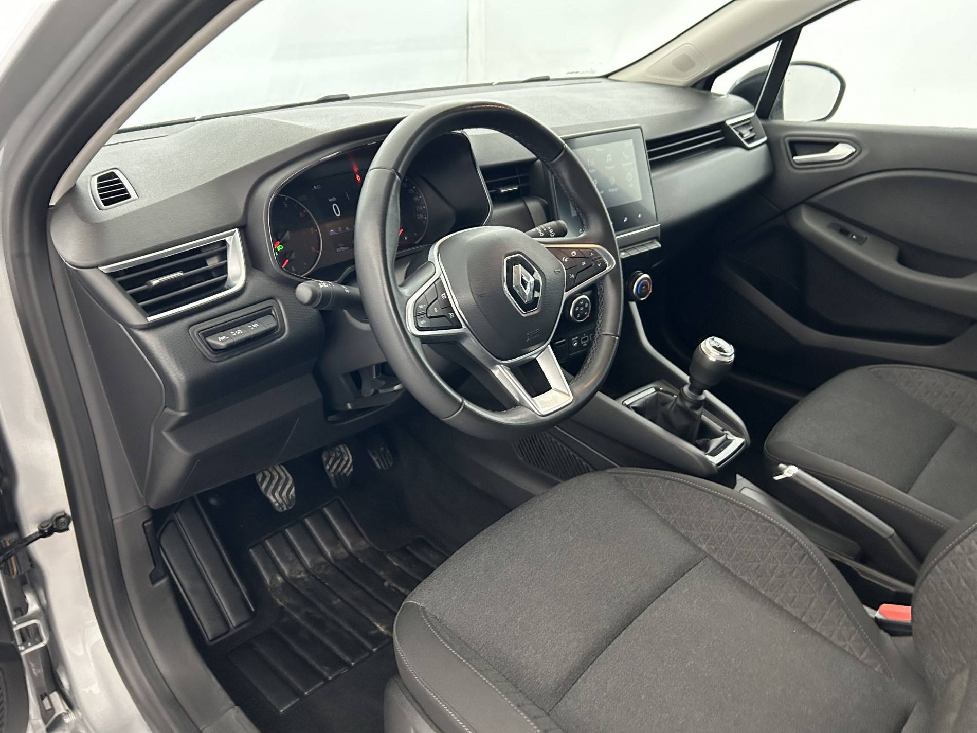 Vente en ligne Renault Clio 5 Clio TCe 90 au prix de 13 790 €