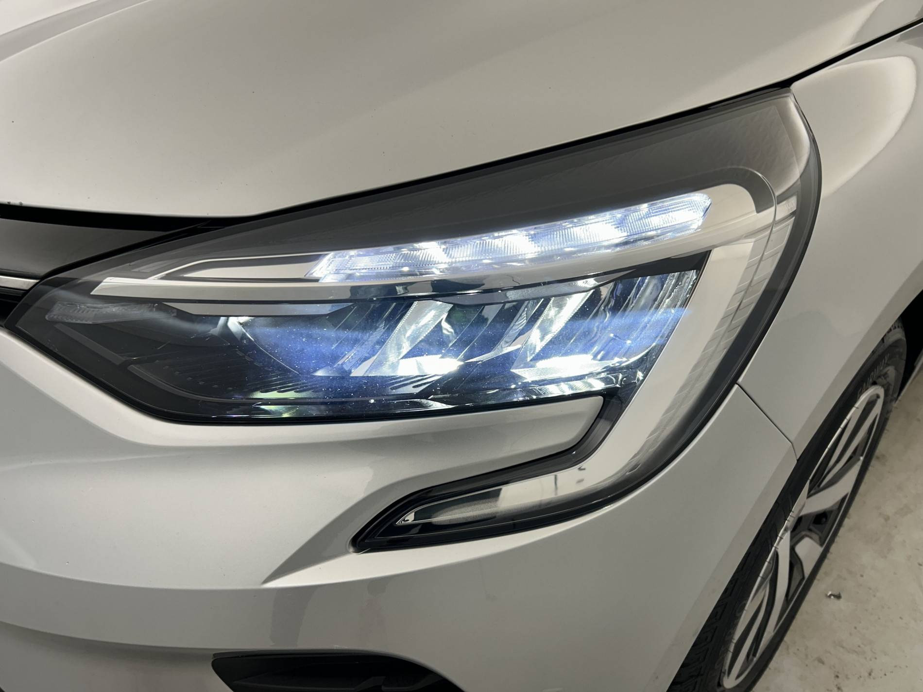 Vente en ligne Renault Clio 5 Clio TCe 90 au prix de 13 790 €