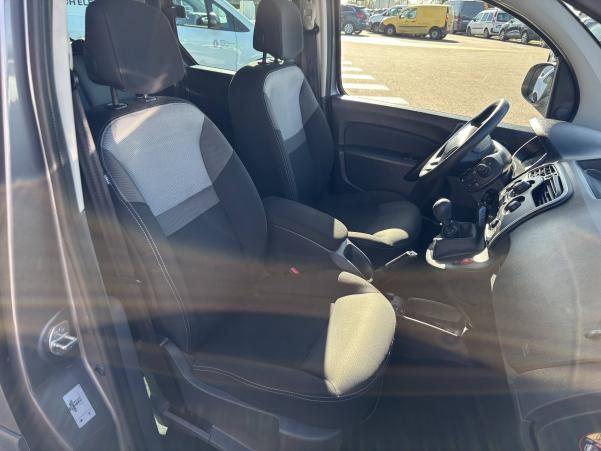 Vente en ligne Renault Kangoo  Blue dCi 115 au prix de 14 290 €