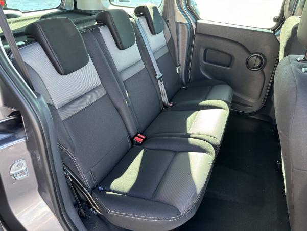 Vente en ligne Renault Kangoo  Blue dCi 115 au prix de 14 290 €