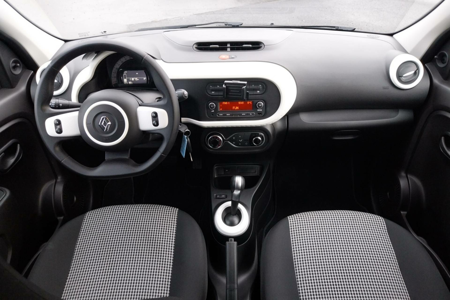 Vente en ligne Renault Twingo Electrique Twingo III E-Tech au prix de 12 490 €