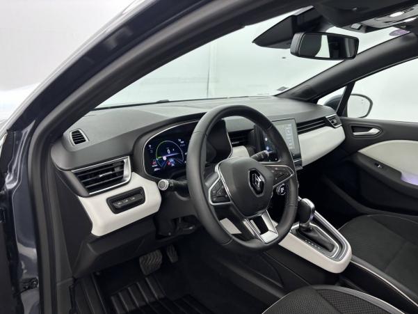 Vente en ligne Renault Clio 5 Clio E-Tech 140 au prix de 17 990 €