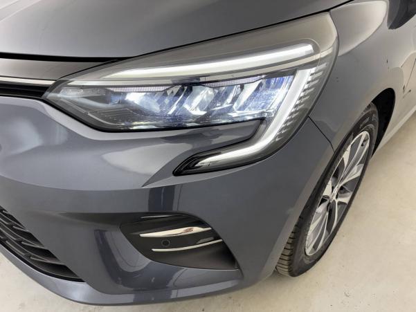 Vente en ligne Renault Clio 5 Clio E-Tech 140 au prix de 17 990 €