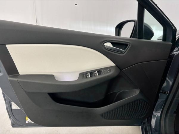Vente en ligne Renault Clio 5 Clio E-Tech 140 au prix de 17 990 €
