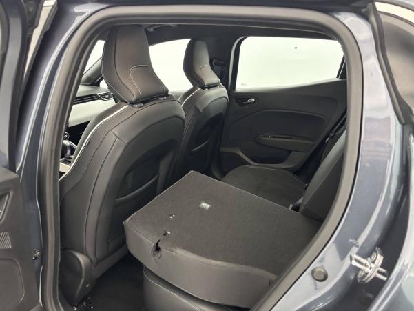 Vente en ligne Renault Clio 5 Clio E-Tech 140 au prix de 17 990 €